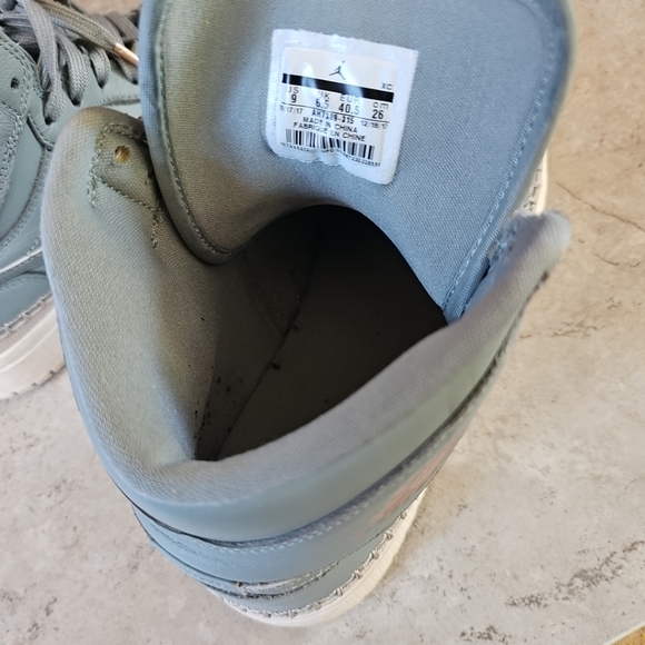 Jordan 1 Retro High Mica Green Women Size 9 - Picture 11 of 13